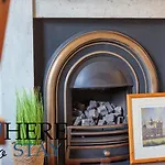 Beautiful 2Bed Ground-F Pitt St. Apartment